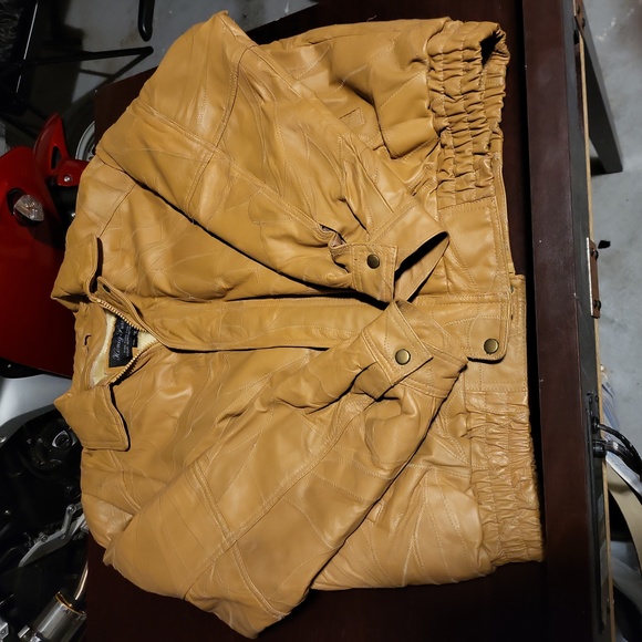Leather Jacket - Picture 5 of 6